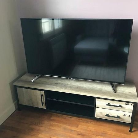Appartement De Charme En Plein Coeur Du Centre Ville De 贡比涅 外观 照片
