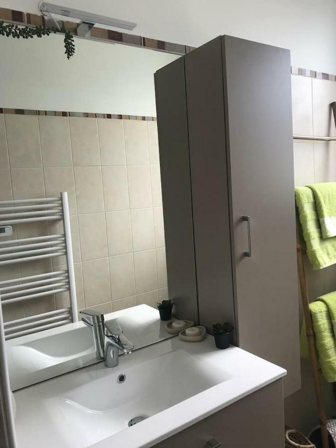 Appartement De Charme En Plein Coeur Du Centre Ville De 贡比涅 外观 照片