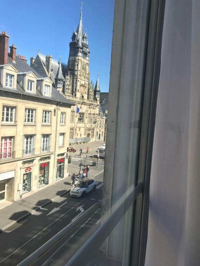 Appartement De Charme En Plein Coeur Du Centre Ville De 贡比涅 外观 照片